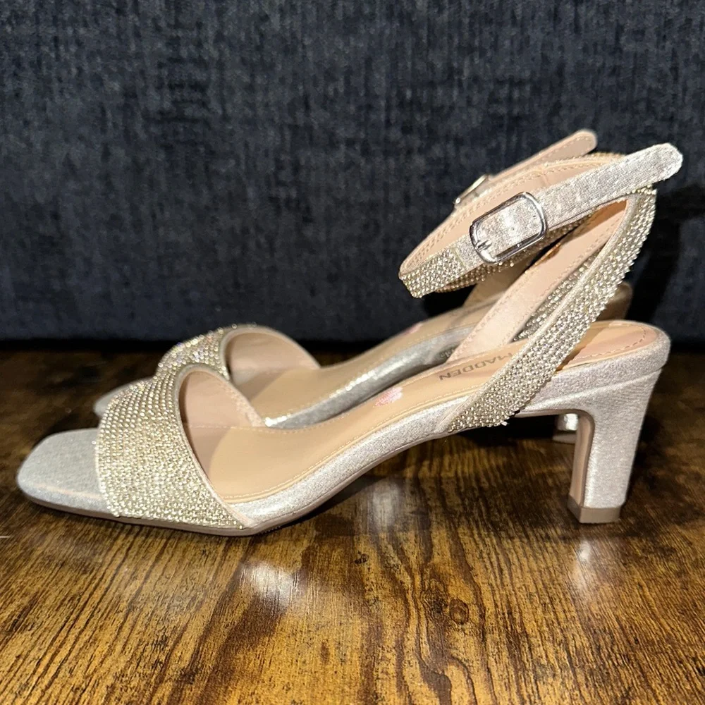 Steve Madden Kids J-Skyla Rhinestone Heeled Sandals Metallic Silver size - K3